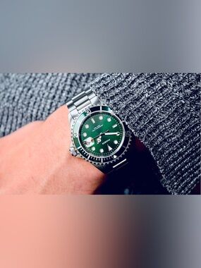 Phoibos PX002A HULK 42mm Swiss Quartz 300m Subby Men’s Dive Watch